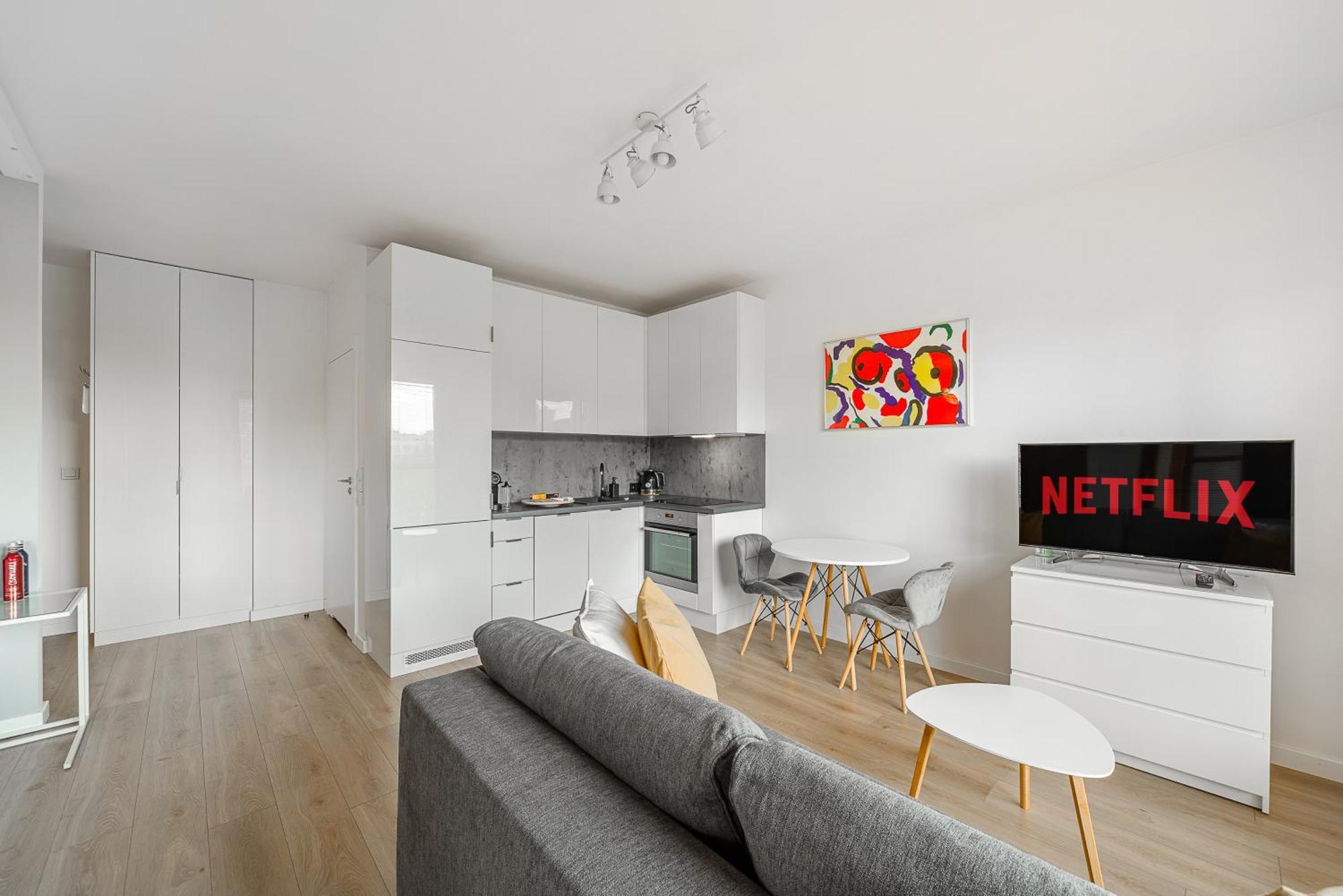 Cozy Family Apartments With Balcony Near Zlote Tarasy Warsaw Exterior photo