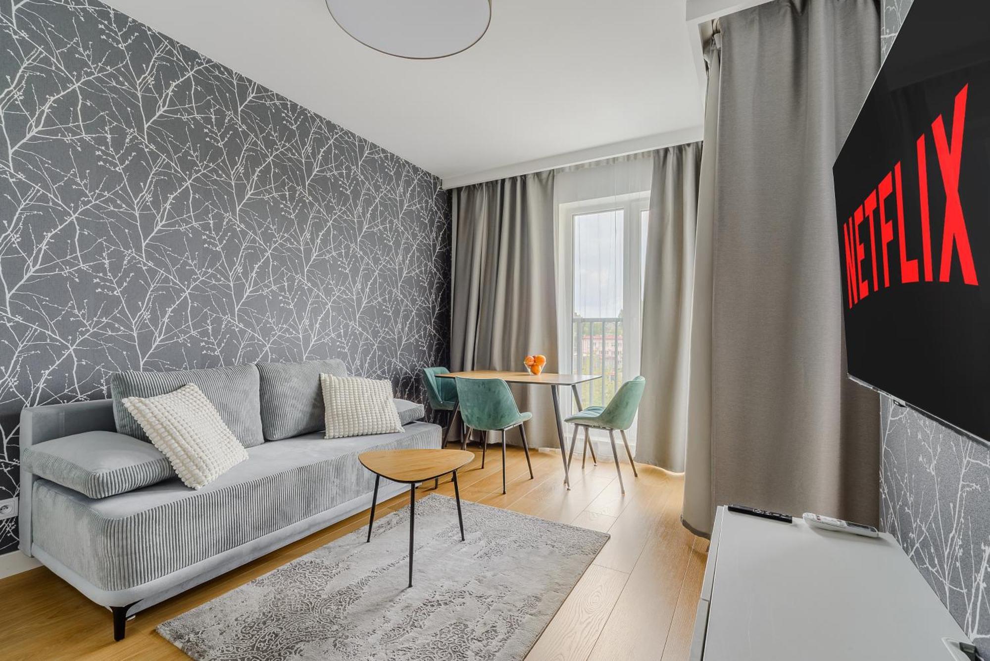 Cozy Family Apartments With Balcony Near Zlote Tarasy Warsaw Exterior photo