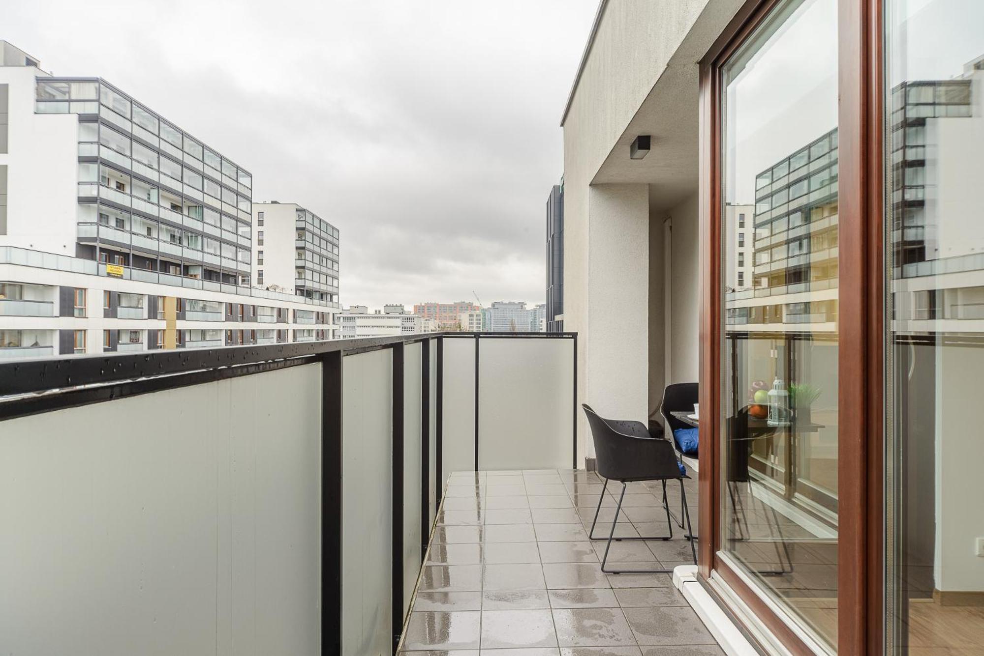 Cozy Family Apartments With Balcony Near Zlote Tarasy Warsaw Room photo